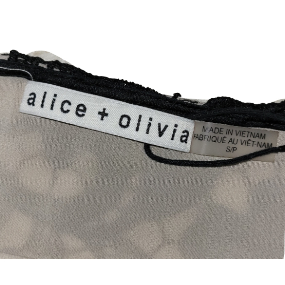 Alice+Olivia Prena Silk Blend Lace Trumpet Sleeve Top Black Size Small NWOT - Picture 13 of 15